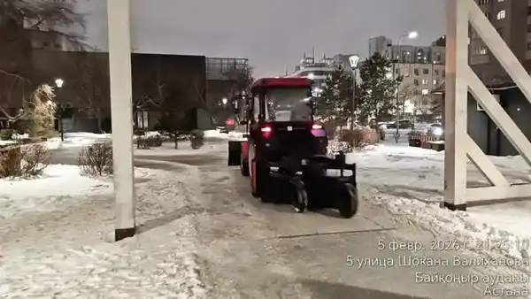 Гололед и обильные осадки в Астане: спасатели обратились с предупреждением к горожанам (4)