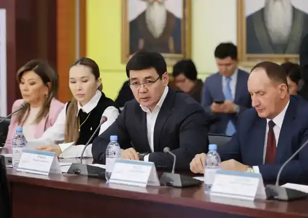 Ербол Карашукеев провёл встречу с председателем президиума «Атамекен» и предпринимателями (10)