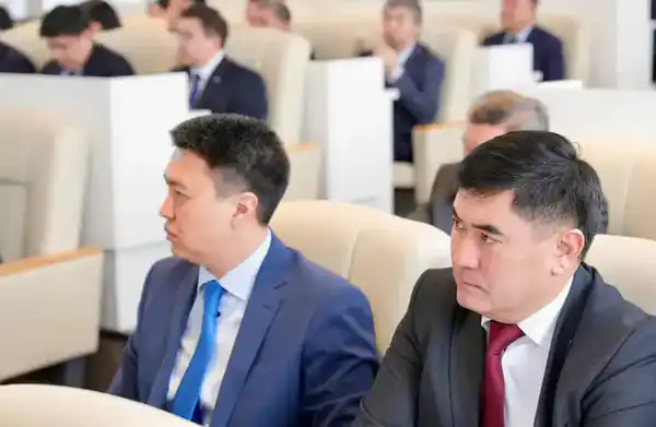 На заседании акимата ВКО рассмотрены актуальные вопросы развития региона (7)