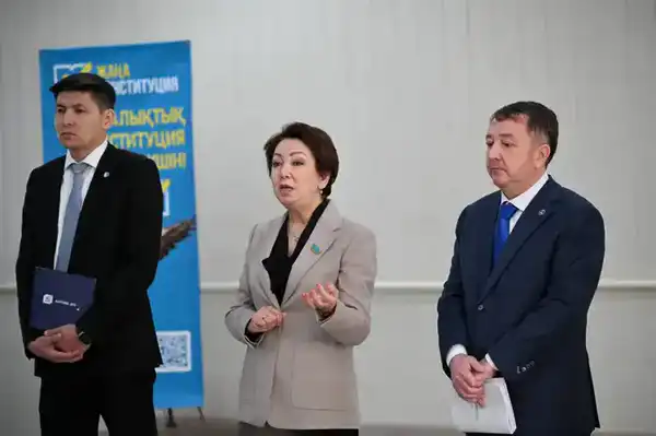 Работники ТЭЦ в Актобе поддержали новую Конституцию (3)