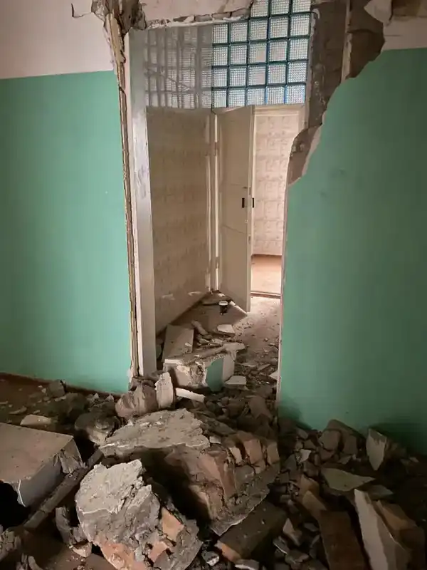 В акимате Алматы прокомментировали снос аварийного здания (2)