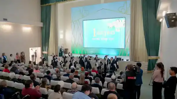 День благодарности: в Астане провели благотворительное мероприятие для подопечных центра соцобслуживания (5)