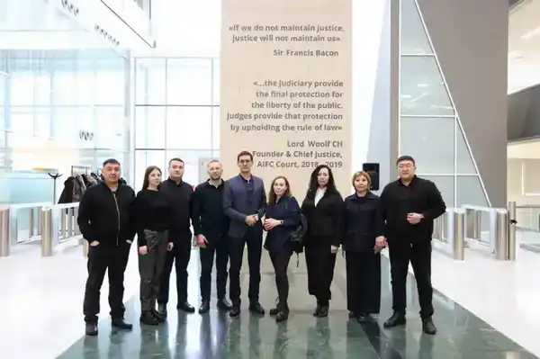 Магистранты Академии правосудия при Высшем Судебном Совете приняли участие в выездной лекции в Суде Международного финансового центра «Астана» (МФЦА) (2)