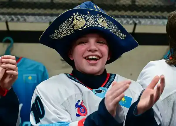 Карагандинские хоккеисты вместе с Astana Team взяли золото на международном турнире в Канаде (2)