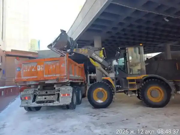 Более 1 700 единиц спецтехники задействованы в уборке снега в Астане (2)