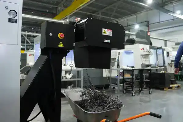 Делегация ВКО посетила предприятие по производству сельхозтехники «Комплекс Агро» в Барнауле (6)