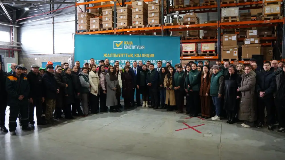 Марат Султангазиев обсудил с коллективом индустриально-логистического центра «ДАМУ» вопросы верховенства закона и устойчивого развития (5)