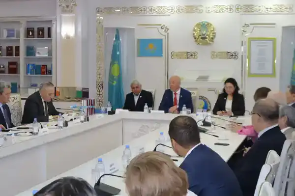 В честь 100-летия Шоры Сарыбаева прошла презентация трудов академика (4)