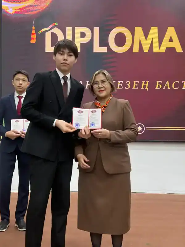 Школьники получили дипломы по рабочим специальностям (5)