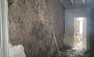 Снос аварийного здания 1908 года в Алматы на улице Гоголя