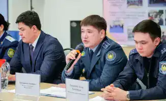 Свет надежды против теней мошенничества: в Астане пенсионерам раскрыли секреты безопасности в цифровом мире