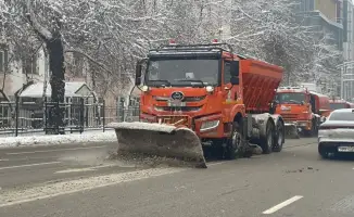 Алматы mobilizует более 4 тыс. рабочих и 1250 единиц техники для борьбы со снегопадом