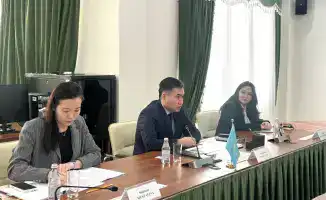 Министр труда РК Аскарбек Ертаев встретился с Махиром Сафарли для обсуждения защиты прав беженцев в Центральной Азии