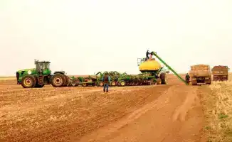 Карагандинские аграрии готовы к весенним работам с 100 тыс. тонн семян и 11 тыс. тракторов