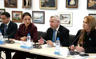 Роль молодежи в обсуждении конституционных изменений на экспертной встрече в Косшы