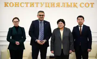 Обсуждение новой Конституции: встреча председателя Конституционного Суда с делегацией БДИПЧ ОБСЕ и учет предложений граждан