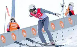 Чингиз Ракпаров Олимпиада Милан-Кортине прыжок с большого трамплина 35-е место