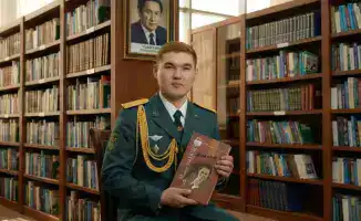 Поэтический челлендж чтение стихов Мукагали Макатаева в Вооруженных силах Казахстана