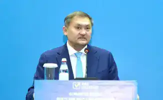 Министр науки и высшего образования РК Саясат Нурбек провел лекцию для студентов Таразского университета о новых технологиях и их роли в экономике