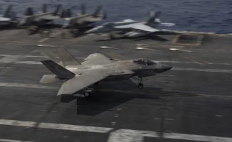 США усиливают военное присутствие в Аравийском море: инцидент с иранским беспилотником поднимает вопросы безопасности в регионе