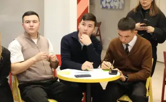 Поддержка республиканского референдума в Алматы представителями науки молодежи и трудовых коллективов