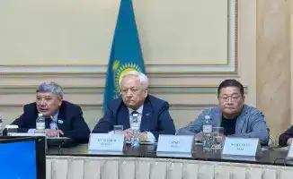 Писатели Казахстана: Новый взгляд на Конституцию!