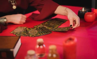 В Казахстане обсуждается возможность лицензирования гадалок и их налогообложения. Комитет государственных доходов сообщил о необходимости оформления индивидуальных предпринимателей (ИП) для представителей этой профессии и уплаты налогов.