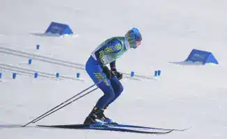 На лыжной арене Олимпиады: Казахстанская команда стремится к вершине в командном спринте