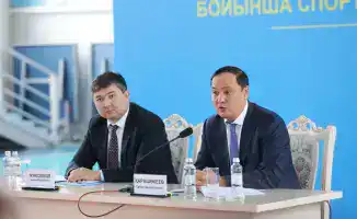 Обсуждение новой Конституции Казахстана: встречи Ербола Карашукеева с трудовыми коллективами и спортсменами в Таласском районе