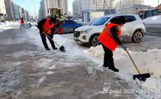 Снежная армия: 1,5 тысячи единиц техники сражаются с зимними метелями в Астане