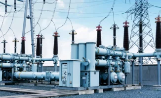 В Сенате Казахстана одобрили законопроект о строительстве трёх крупных электростанций в сотрудничестве с Китаем, которые будут использовать возобновляемые источники энергии. Эти объекты будут расположены в трёх областях страны, что подчеркивает стремление