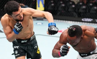 Казахстанский боец Алиби Идирис одержал первую победу в UFC на турнире в Хьюстоне