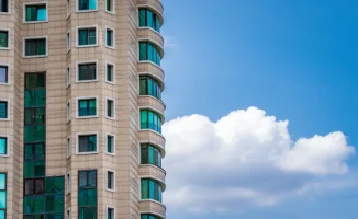 Искусственный рост цен на жильё: социальные последствия резкого скачка сделок в конце 2025 года