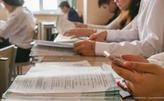 В Казахстане обсуждают полный запрет на смартфоны для школьников: влияние на образовательный процесс и социальные взаимодействия
