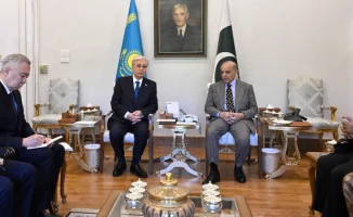 Президент Казахстана Касым-Жомарт Токаев привез в Пакистан делегацию и пакет предложений, проведя переговоры с премьер-министром Пакистана Шахбазом Шарифом в расширенном формате с участием делегаций двух стран.