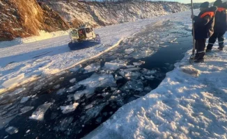 Трагедия на Байкале: восемь китайских туристов погибли после того, как их автомобиль 'УАЗ' провалился под лед