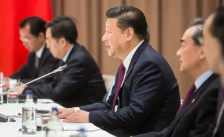 Си Цзиньпин подчеркивает необходимость равного участия всех сторон в мирных переговорах по Украине, что может изменить динамику международных отношений и повлиять на исход конфликта.