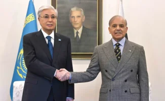 Токаев и премьер Пакистана обсудили ключевые вопросы торговли, логистики и энергетики