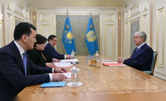 Токаев инициирует анализ предложений граждан по новой Конституции: рабочая встреча с Конституционной комиссией