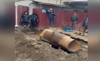 В Алматы из-за прорыва теплотрассы в частном секторе кипятком залило дома, в результате чего четыре человека получили ожоги.