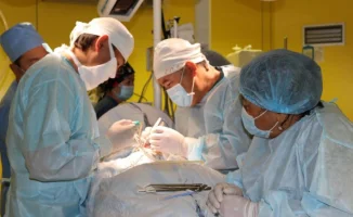 Уникальная операция в Алматы: 17-летняя девочка получила шанс на полноценную жизнь после тотальной замены тазобедренного сустава