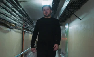 Зеленский показал на видео свой бункер