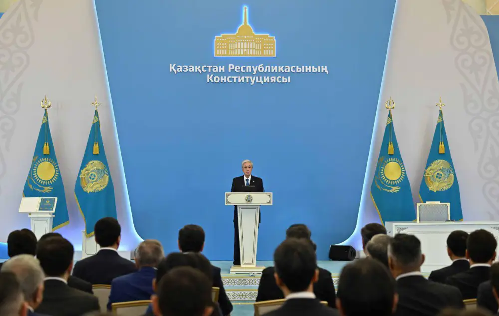 Президент Касым-Жомарт Токаев принял участие в торжественном мероприятии, посвященном принятию Конституции (4)