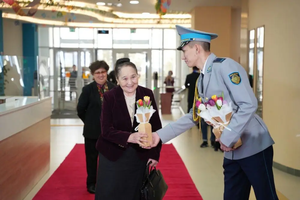 День благодарности в Алматы: праздник, который объединяет поколения и культуры (2)