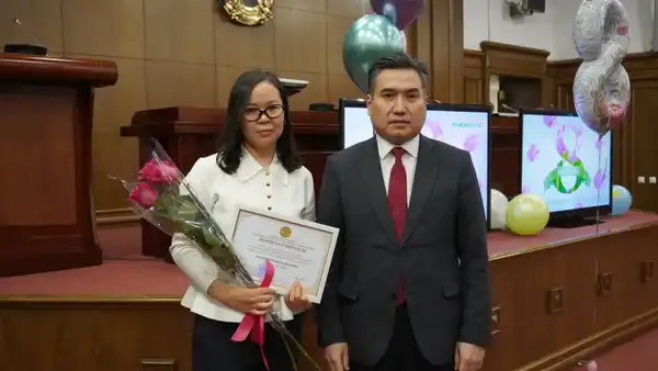 Вручены государственные награды от имени Президента в честь 8 Марта (5)