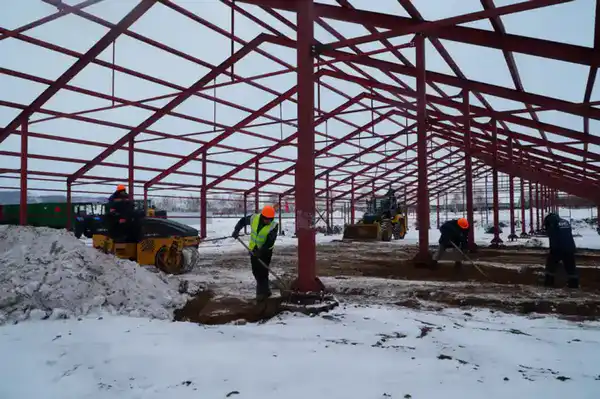 В Бурабайском районе ведется строительство крупной молочно-товарной фермы и завода по переработке молока (3)