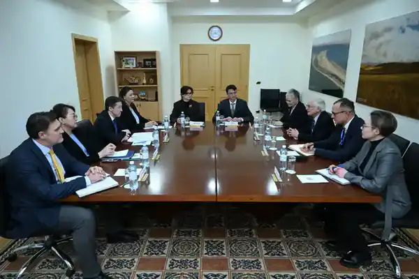 В Астане состоялась встреча с представителями БДИПЧ ОБСЕ по вопросам наблюдения за референдумом (3)