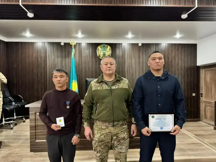 Жители Тараза награждены за спасение людей при пожаре (4)