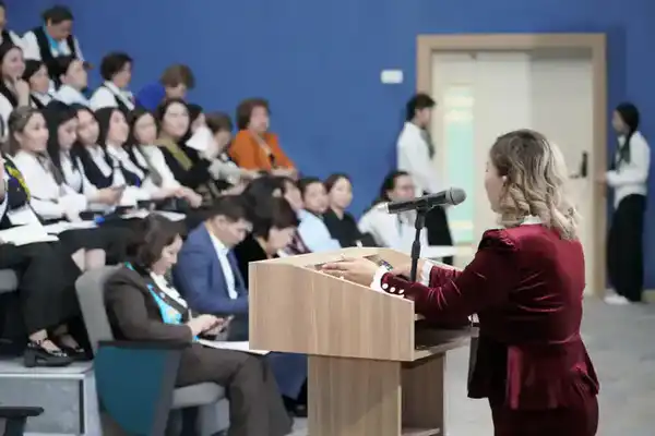 «Интеграция современных лабораторных комплексов и STEAM»: в столице прошел Республиканский научно-практический семинар (9)