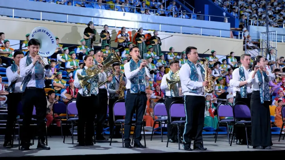 Кюй «Шернияз» и песня «Наурыз» прозвучали в исполнении 5 тысяч музыкантов в Астане (8)
